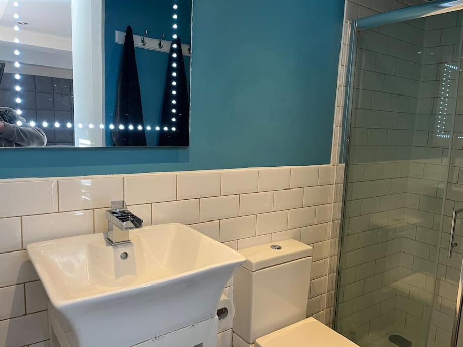 Gorgeous 2 Bed Loft Style Apartment Manchester Bagian luar foto